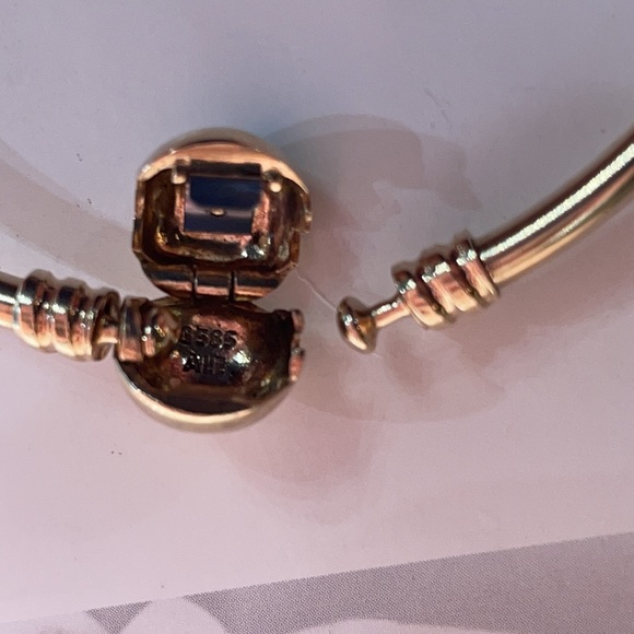 14kt Gold Bangle Pandora - Picture 4 of 4